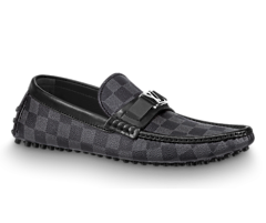 Buy the Louis Vuitton HOCKENHEIM MOCASSIN for the fashionable men's look.