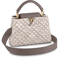 Buy the Bolsa Capucines BB bag for women.