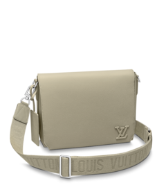 Louis Vuitton Louis Vuitton Takeoff Messenger