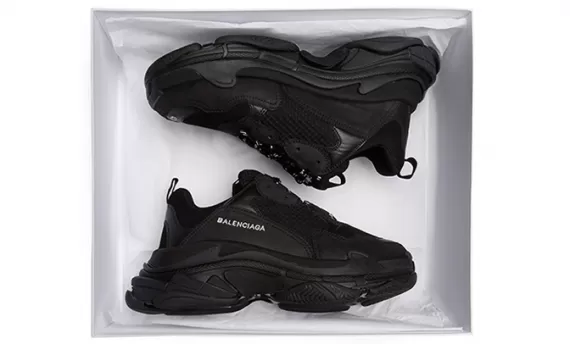 The Most Stylish Men's Trainers - BALENCIAGA TRIPLE S - Black