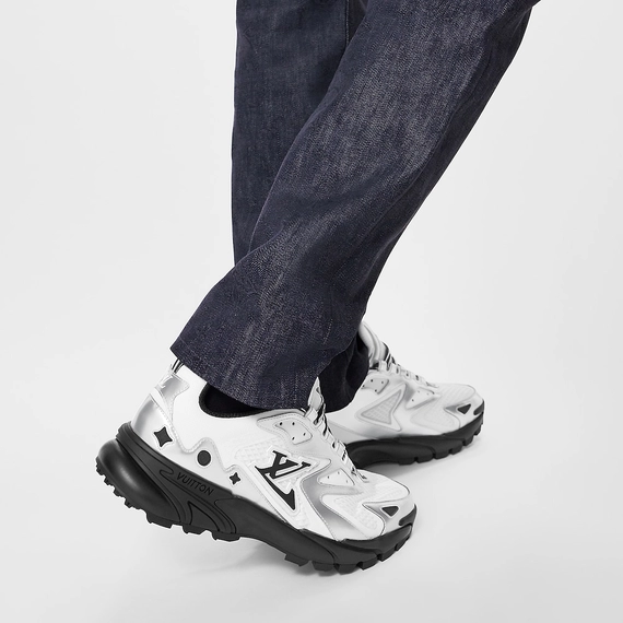 Men's LV Runner Tatic Sneaker - Get Yours Now!
