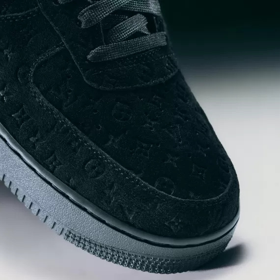 Buy the fashionable Louis Vuitton and Nike Air Force 1 By Virgil Abloh - Black - Anthracite for men!