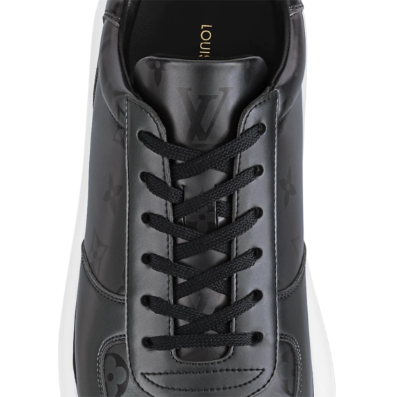 Get a Discount on the Louis Vuitton Beverly Hills Gray Sneaker for Men!