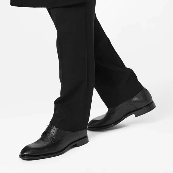 Get the Louis Vuitton Kensington Derby, the ultimate men's fashion statement.