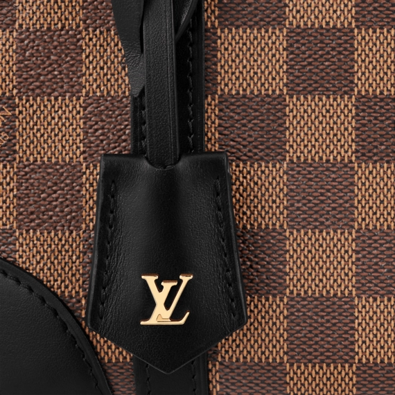 Look fashionable with the Louis Vuitton Valisette Souple BB for women