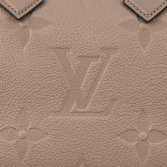 Stay Trendy with the Louis Vuitton Speedy Bandouliere 25 for Women