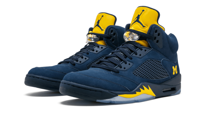 Stand Out in Style with the Women's Air Jordan 5 Retro - Michigan COL NAVY/COL NAVY-ARM.