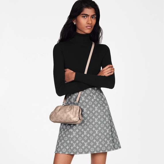 Women's Fashion Steal: Louis Vuitton Scala Mini Pouch on Sale!