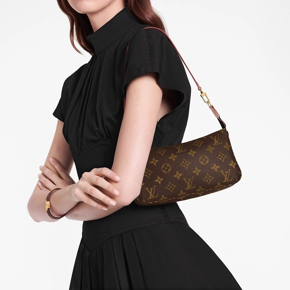 Women's Louis Vuitton Pochette Accessoires Now on Sale!