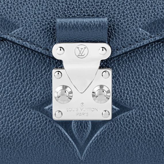 Save Money on Louis Vuitton Pochette Metis for Women