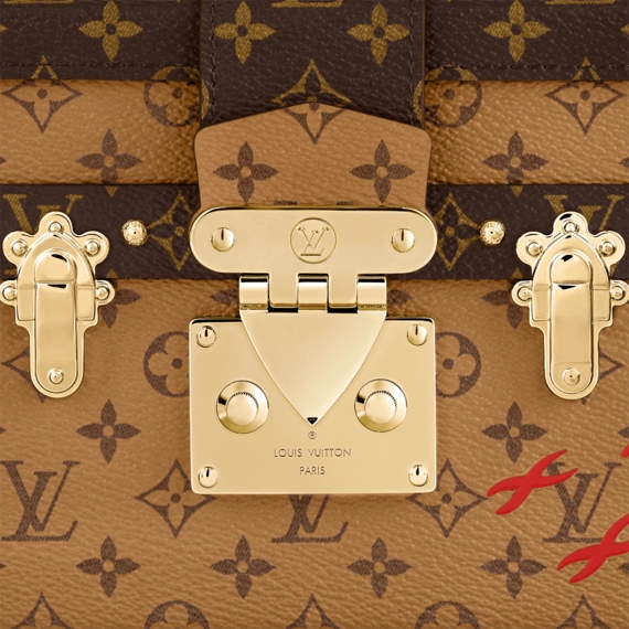 Be Fashionable with the Louis Vuitton Petite Malle Handbag