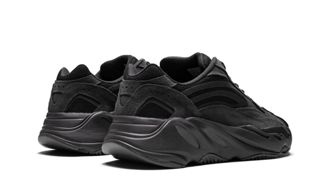 Look Sharp with Men's Yeezy Boost 700 V2 - Vanta