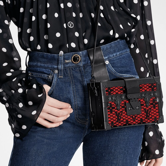 Fashion Designer Online Shop: Get the Women's Louis Vuitton Petite Malle at Discount!