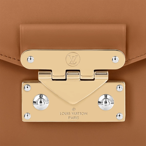 Women's Fashion: Get the Louis Vuitton Swing Now