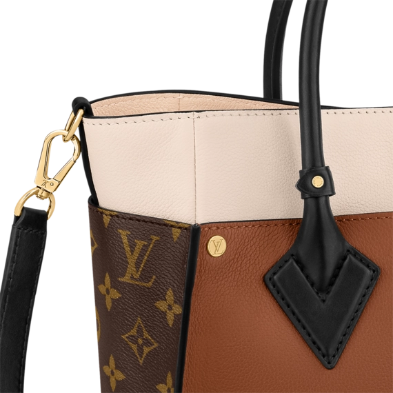 Women's Designer Handbag Louis Vuitton On My Side MM