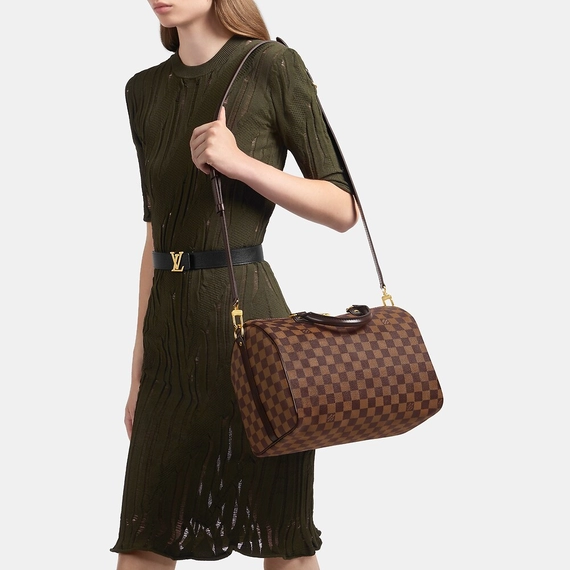 Shop Women's Louis Vuitton Speedy Bandouliere 30 - Enjoy Discounts!