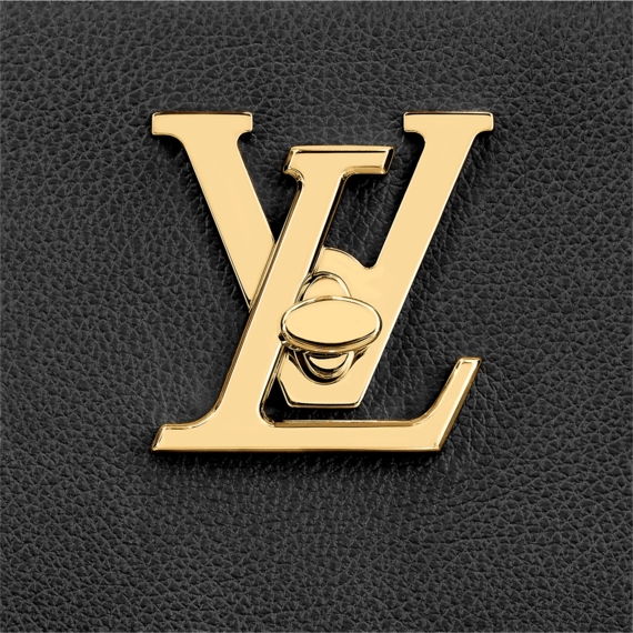 Women's Must-have - Louis Vuitton Lockme Shopper - Shop Now!