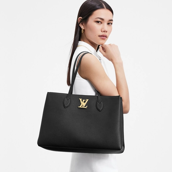 Women's Fashion Essential - Louis Vuitton Lockme Shopper
