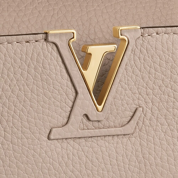 Women's Louis Vuitton Capucines BB - Shop Now