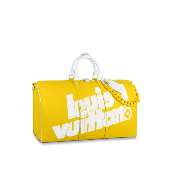 Get the Louis Vuitton Keepall Bandouliere 50 With Acetate Chain, the essential men's fashion accessory for the season.
