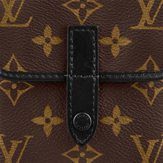 Look Sharp and Feel Confident with the Louis Vuitton Christopher Wearable Wallet!