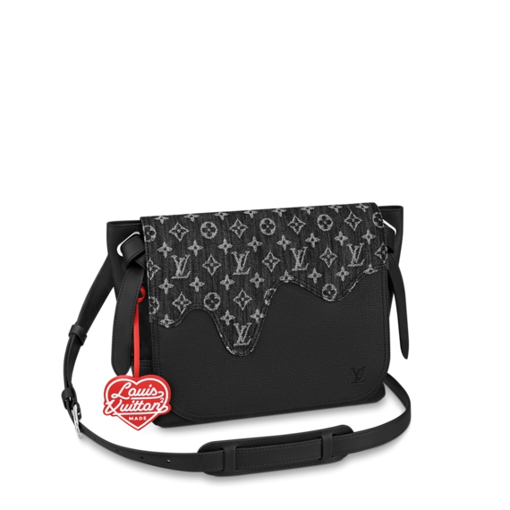 Shop Women's Louis Vuitton Besace Tokyo with Discount