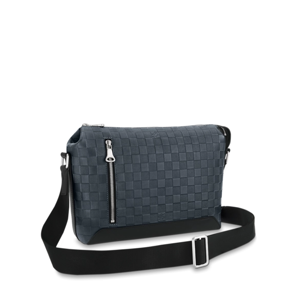 Louis Vuitton DISCOVERY MESSENGER PM - Men's Fashion Accessory with Sale Discount