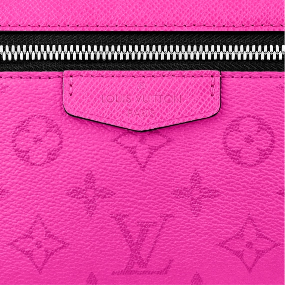 Women's Outdoor Messenger from Louis Vuitton - Get Discount Now!
