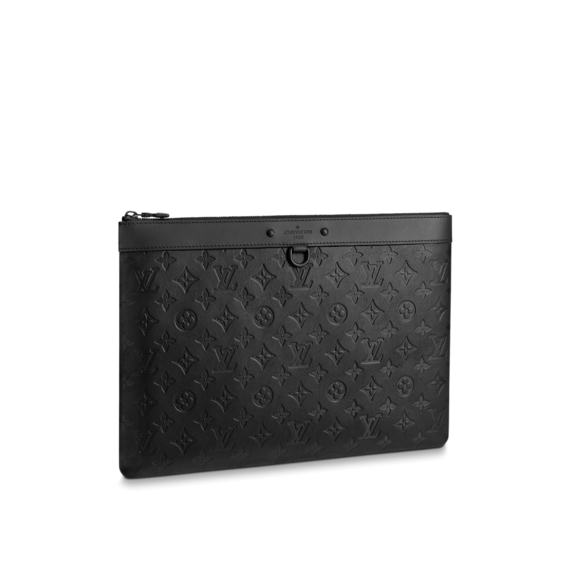 Get the Louis Vuitton DISCOVERY POCHETTE for men now!