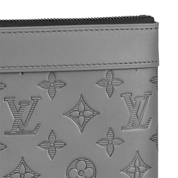 Save on Louis Vuitton Pochette Discovery for Men