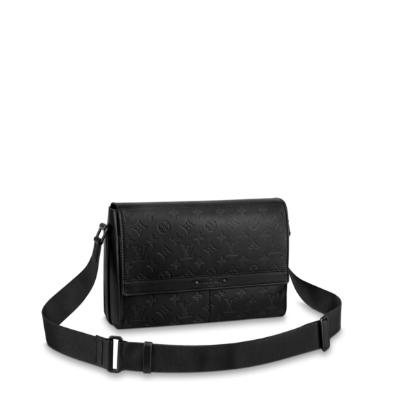 Shop Men's Louis Vuitton Sprinter Messenger Now