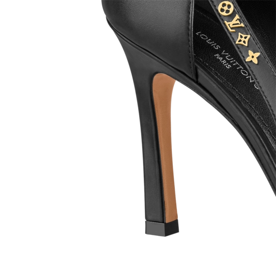 Look Chic with the Women's Louis Vuitton Signature Pump Black