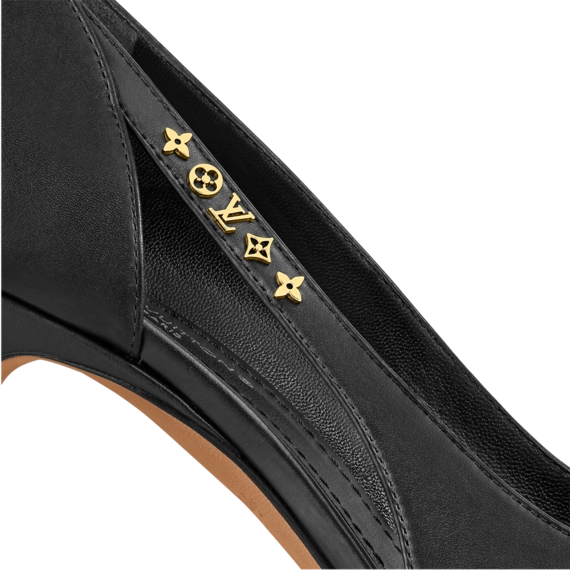 Complete Your Outfit with the Women's Louis Vuitton Signature Pump Black