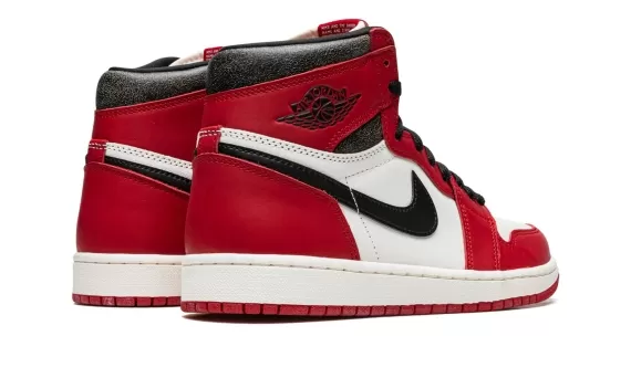 Men's Fashion Statement: Air Jordan 1 Retro High OG - Chicago Lost and Found!