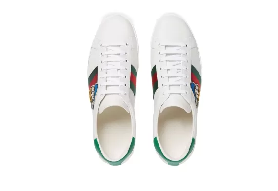 Fashionable Women's Gucci x Disney Donald Duck Ace Sneakers - On Sale!