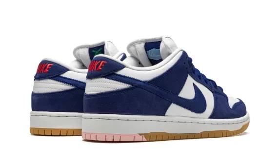 The Nike SB Dunk Low - Los Angeles Dodgers is a hot item, get it now!
