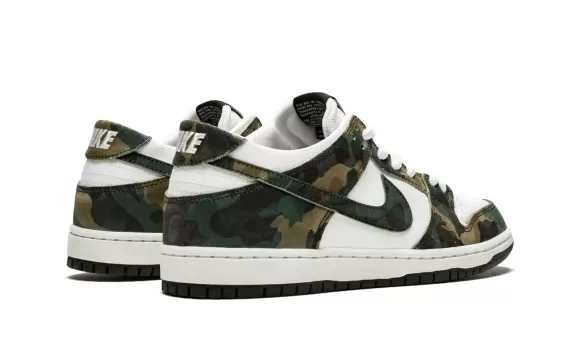 Sale on Women's Nike SB Zoom Dunk Low Pro - Camo