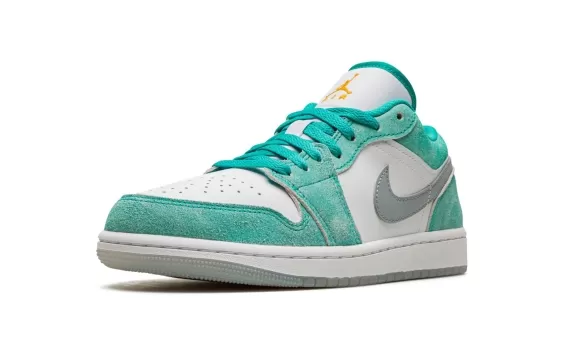 Men's Air Jordan 1 Low SE - New Emerald - Shop Now!