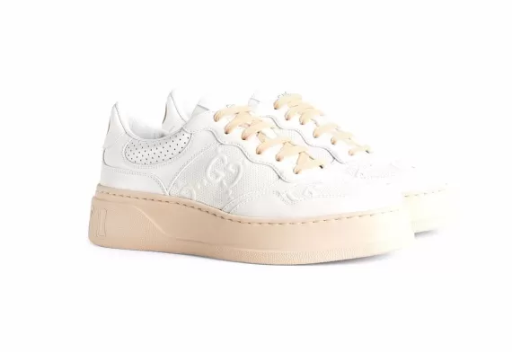 Sale - Women's Gucci White/Peach GG Embossed Low-Top Sneakers