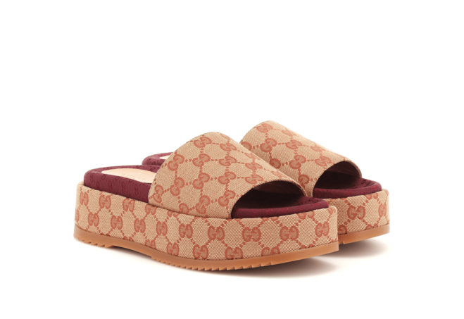 Look Stylish with Gucci Slider Sandal for Men's!