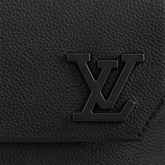 Louis Vuitton Fastline Messenger