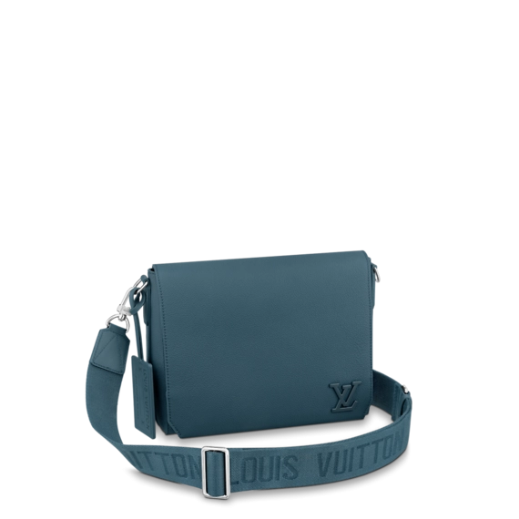 Louis Vuitton Takeoff Messenger