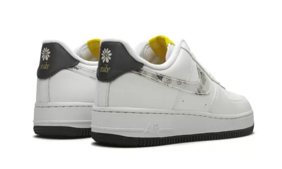 Nike Air Force 1 - Daisy