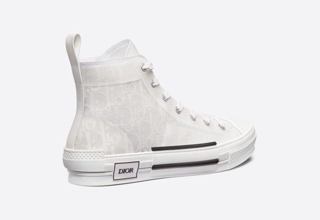 Look stylish with the Dior High-Top White Oblique Canvas for men's.