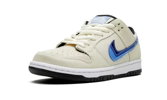 Nike SB Dunk Low - Truck It