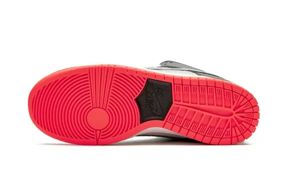 Nike SB Dunk Low - Infrared