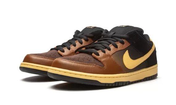 Nike SB Dunk Low - Black and Tan