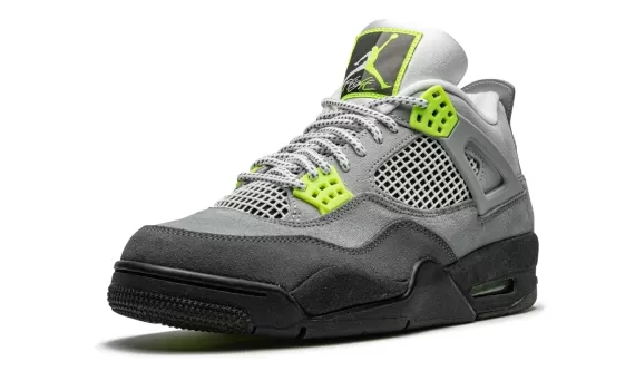 Air Jordan 4 Retro SE - Neon