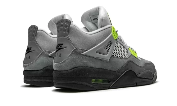 Air Jordan 4 Retro SE - Neon