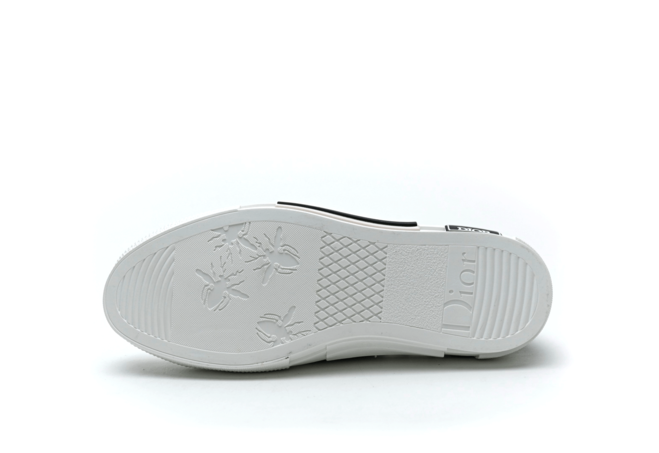 Save Now on the Stylish Dior Low-Top White and Black Oblique Canvas for Men's
